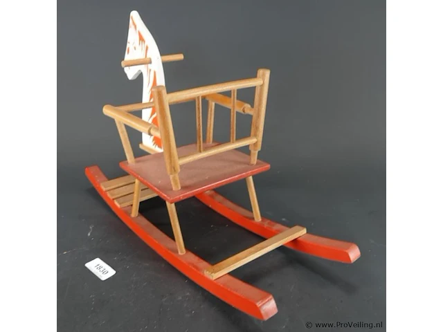 Handbeschilderd houten hobbelpaard - afbeelding 4 van  5