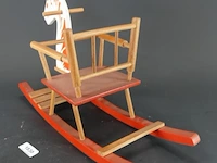 Handbeschilderd houten hobbelpaard - afbeelding 4 van  5