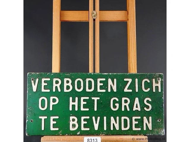 Handbeschilderd ijzeren schild "verboden zich op het gras te bevinden" - afbeelding 2 van  7