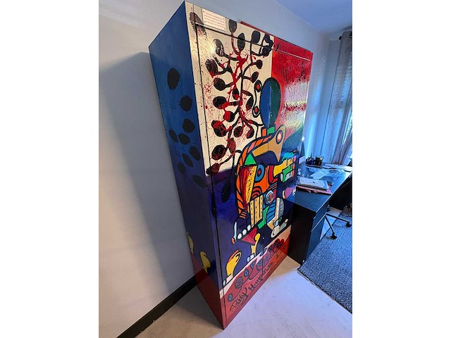 Handbeschilderde designkast door patty harpenau - 1995 - afbeelding 3 van  10