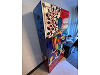 Handbeschilderde designkast door patty harpenau - 1995 - afbeelding 3 van  10