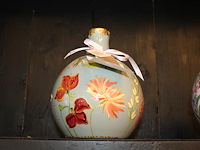 Handbeschilderde vaas een van koch hoogte 24 cm. - afbeelding 1 van  2