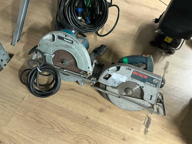 Handcirkelzaag (2x) - afbeelding 1 van  3