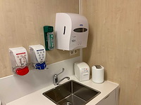 Handdoek en desinfectie wandhouders - afbeelding 1 van  3