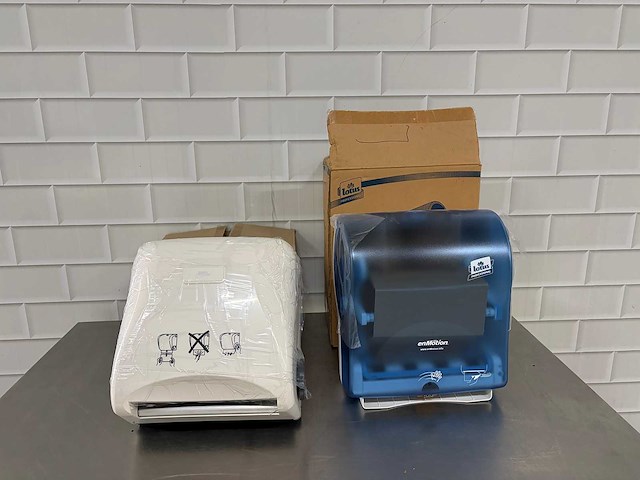 Handdoekautomaat (2x) - afbeelding 1 van  4