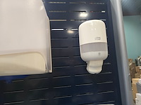 Handdoekhouders zeepdespencers en meer tork, partij - afbeelding 3 van  31