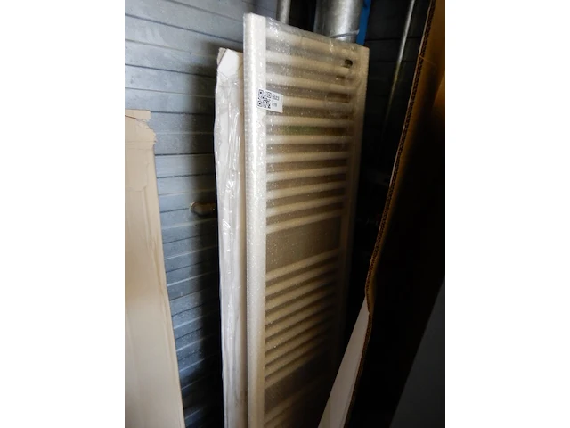 Handdoekradiator, drl, lisa, pergamon, 1800x400 - afbeelding 1 van  2