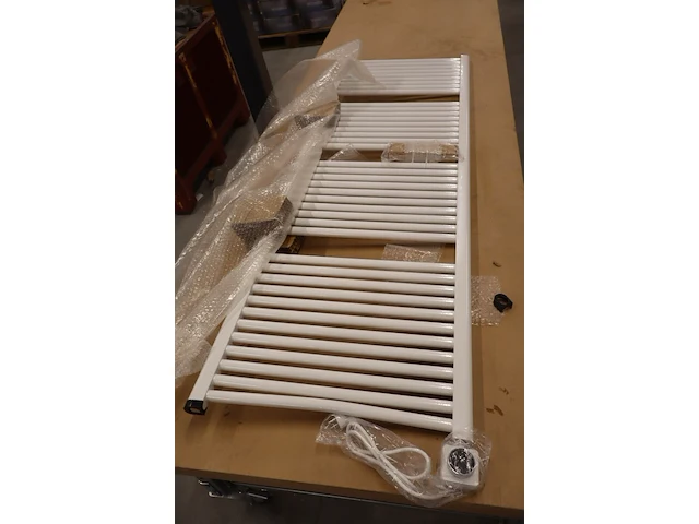 Handdoekradiator smart wifi wiesbaden, elara, wit - afbeelding 2 van  6