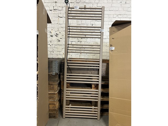 Handdoekradiator - afbeelding 1 van  4