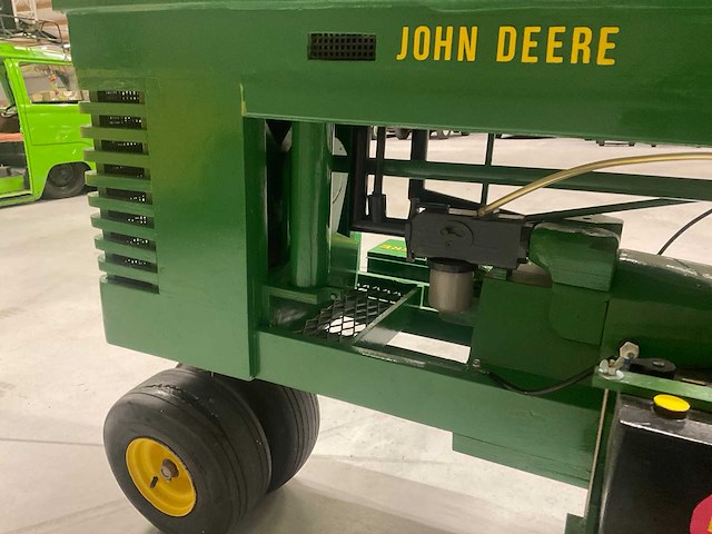 Handgemaakte john deere oldtimer tractor - afbeelding 10 van  19