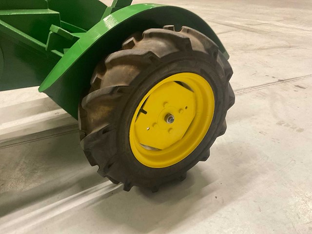 Handgemaakte john deere oldtimer tractor - afbeelding 11 van  19