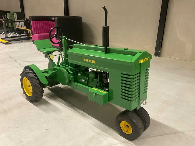 Handgemaakte john deere oldtimer tractor - afbeelding 12 van  19