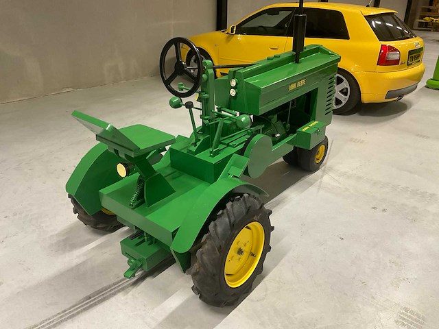Handgemaakte john deere oldtimer tractor - afbeelding 15 van  19