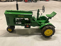 Handgemaakte john deere oldtimer tractor - afbeelding 18 van  19