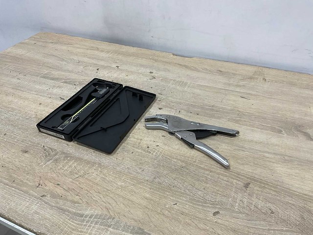 Handgereedschap (2x) - afbeelding 1 van  2