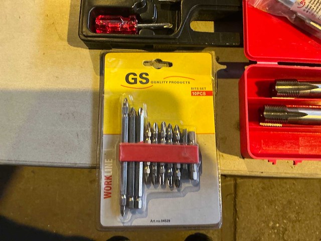 Handgereedschap (3x) - afbeelding 3 van  4