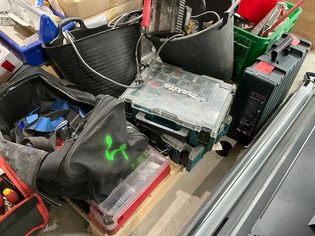 Handgereedschap, accessoires en bouwproducten - afbeelding 2 van  14