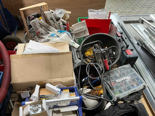 Handgereedschap, accessoires en bouwproducten - afbeelding 14 van  14