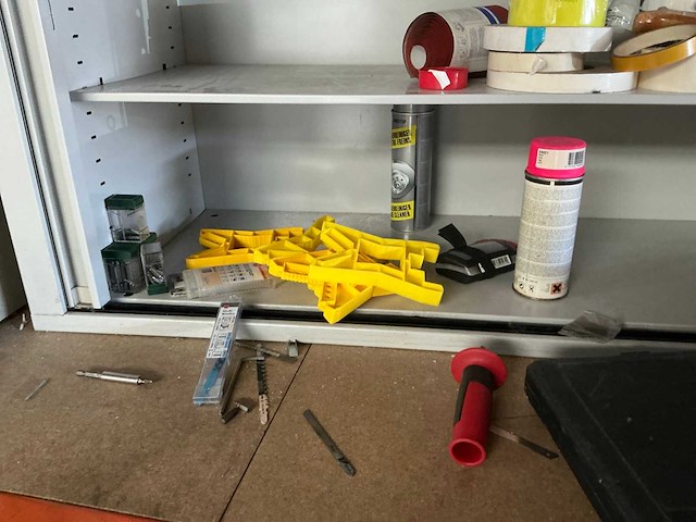 Handgereedschap, bevestigingsmaterialen en accessoires - afbeelding 23 van  23