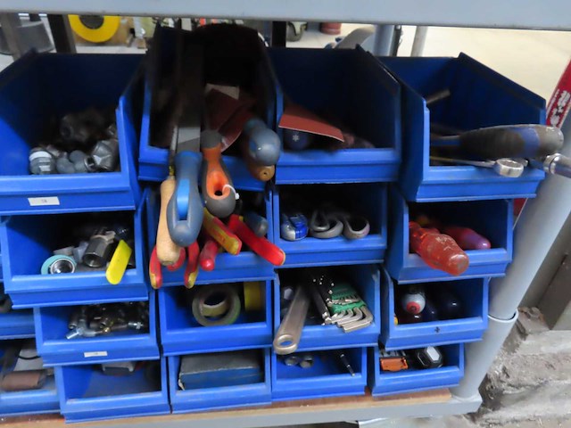 Handgereedschap en installatiemateriaal - afbeelding 3 van  6