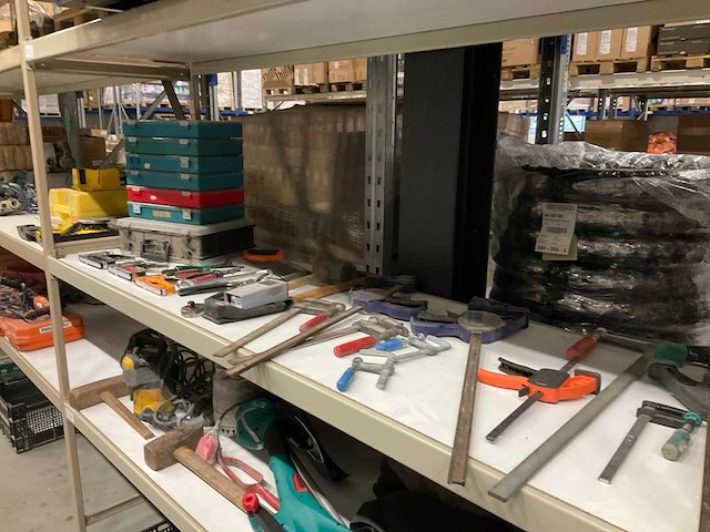 Handgereedschap en opbergbakken (31x) - afbeelding 1 van  7