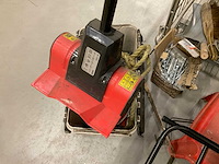 Handgereedschap etc in kar en manden - afbeelding 21 van  22