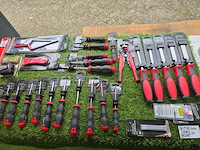 Handgereedschap in bahco koffer industries, partij - afbeelding 1 van  13