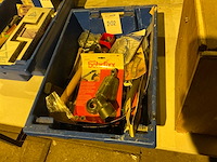 Handgereedschap in plastic krat - afbeelding 1 van  5