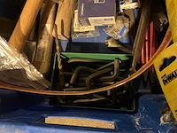 Handgereedschap in plastic krat - afbeelding 3 van  5