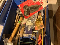 Handgereedschap in plastic krat - afbeelding 4 van  5