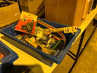 Handgereedschap in plastic krat - afbeelding 5 van  5