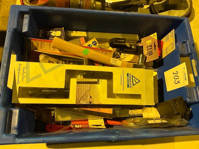 Handgereedschap in plastic krat - afbeelding 2 van  3