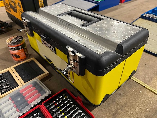 Handgereedschap in stanley koffer - afbeelding 7 van  7