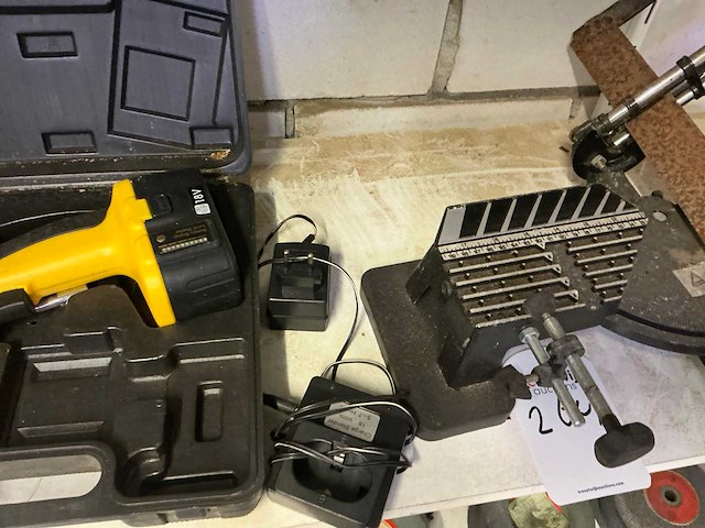 Handgereedschap - afbeelding 4 van  5