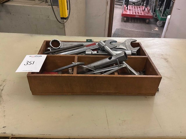 Handgereedschap - afbeelding 2 van  2