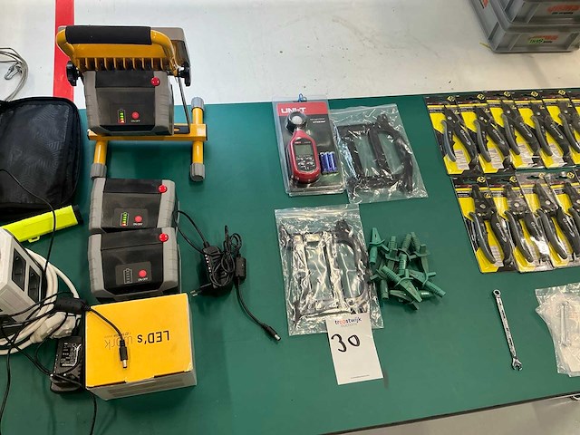 Handgereedschap - afbeelding 1 van  12