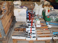 Handgereedschappen en soldeerproducten soldomat w.o. beitels, holpijpen, vijlen en sloten. - afbeelding 1 van  3