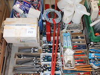 Handgereedschappen en soldeerproducten soldomat w.o. beitels, holpijpen, vijlen en sloten. - afbeelding 3 van  3