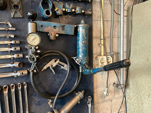 Handgereedschappen en toebehoren - afbeelding 2 van  7