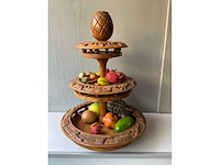 Handgesneden drielaagse houten lazy susan - afbeelding 2 van  5