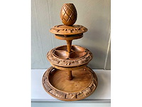 Handgesneden drielaagse houten lazy susan - afbeelding 3 van  5