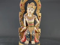 Handgesneden en handbeschilderd houten balinees arca van dewi sri