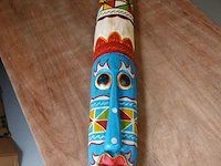 Handgesneden, handbeschilderd houten masker - afbeelding 2 van  5