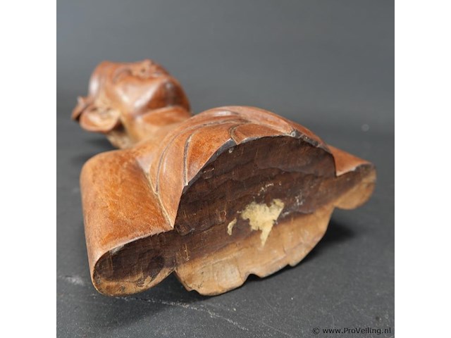 Handgesneden houten buste van een man uit klungkung, bali, indonesië. - afbeelding 5 van  5