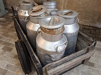 Handkar met 5x diverse melkbus en teems - afbeelding 4 van  10