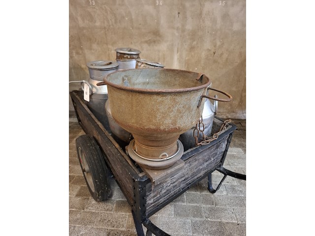 Handkar met 5x diverse melkbus en teems - afbeelding 8 van  10