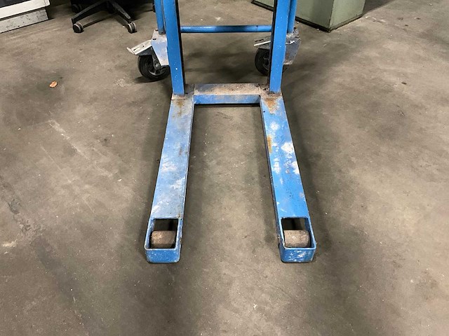Handmatig palletlifter - afbeelding 3 van  5