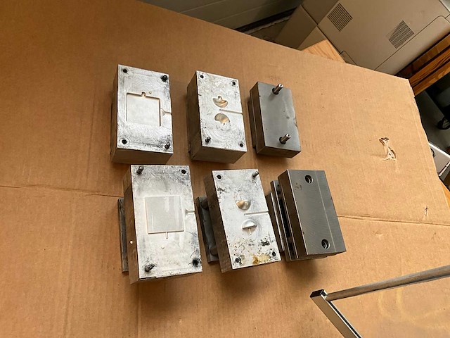 Handmatige spuitgiet machine met compressor - afbeelding 3 van  18