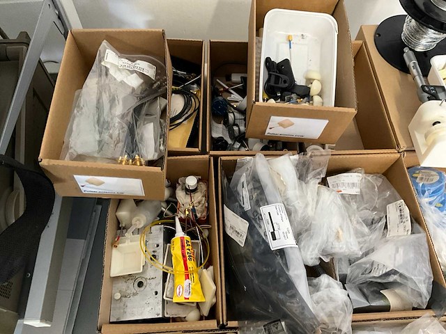 Handmatige spuitgiet machine met compressor - afbeelding 9 van  18