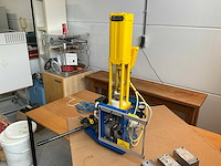 Handmatige spuitgiet machine met compressor - afbeelding 12 van  18